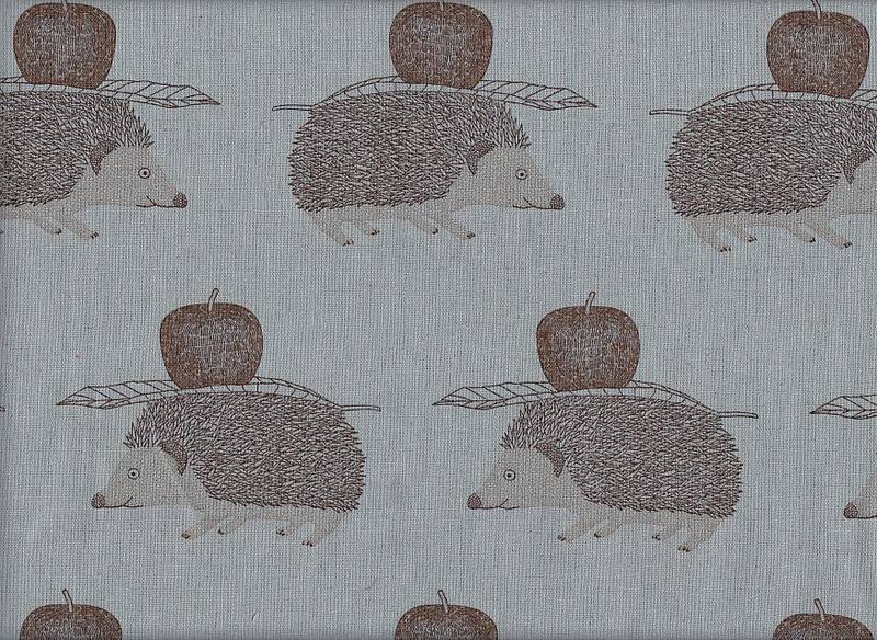 Igel und Apfel